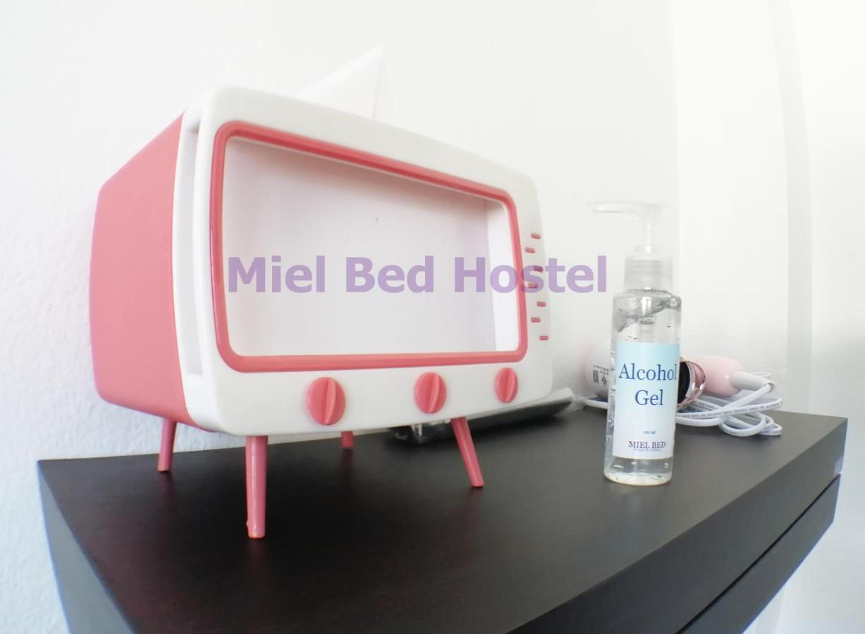 Miel Bed Hostel & Gallery Chiang Mai Exterior photo