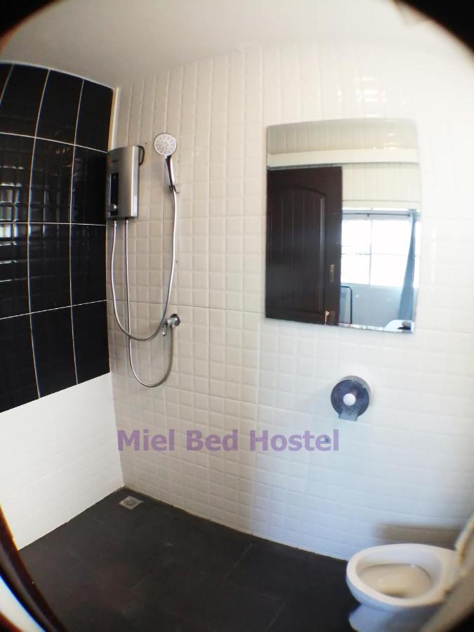 Miel Bed Hostel & Gallery Chiang Mai Exterior photo