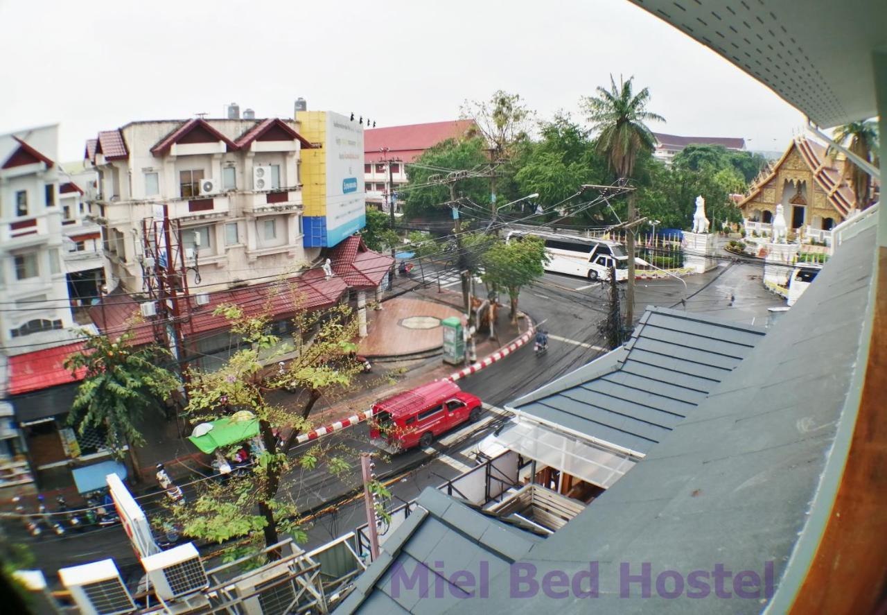 Miel Bed Hostel & Gallery Chiang Mai Exterior photo
