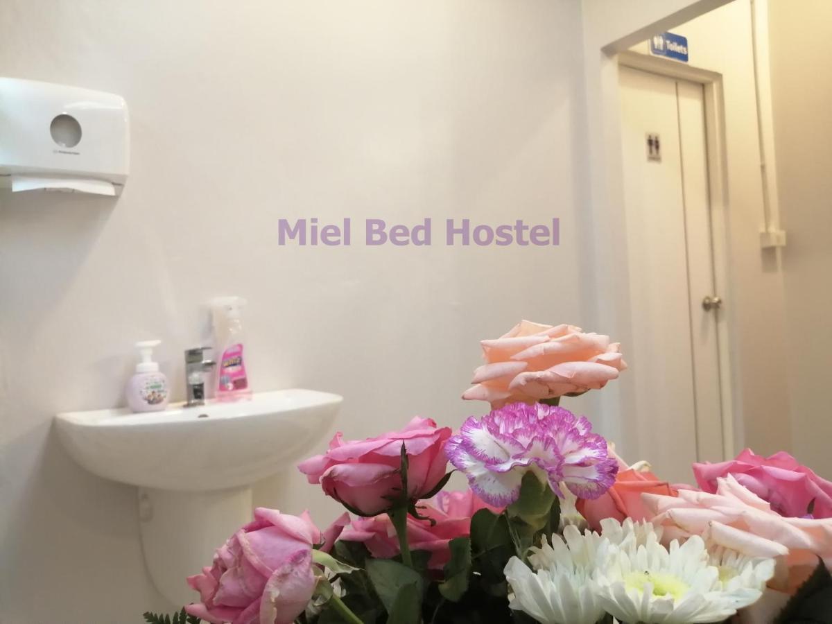 Miel Bed Hostel & Gallery Chiang Mai Exterior photo