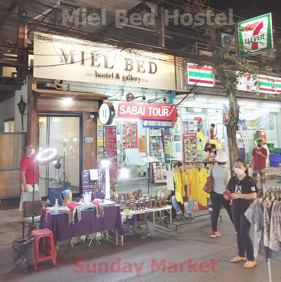 Miel Bed Hostel & Gallery Chiang Mai Exterior photo